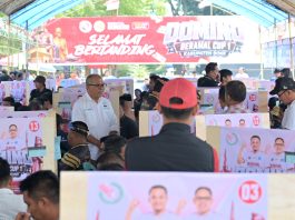 Diikuti Ratusan Pasangan Peserta, IAS – Andi Akmal Buka Turnamen Domino BERAMAL Cup I di Bone FOTO: Ketua Pengurus Provinsi (Pengprov) Perkumpulan Olahraga Domino (PORDI), Ilham Arief Sirajuddin membuka turnamen BERAMAL Cup I. Turnamen ini Dipusatkan di lapangan merdeka kota Bone, Sabtu Minggu, 22-23 Agustus 2026.