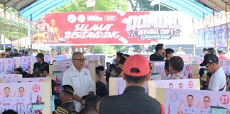 Diikuti Ratusan Pasangan Peserta, IAS – Andi Akmal Buka Turnamen Domino BERAMAL Cup I di Bone FOTO: Ketua Pengurus Provinsi (Pengprov) Perkumpulan Olahraga Domino (PORDI), Ilham Arief Sirajuddin membuka turnamen BERAMAL Cup I. Turnamen ini Dipusatkan di lapangan merdeka kota Bone, Sabtu Minggu, 22-23 Agustus 2026.