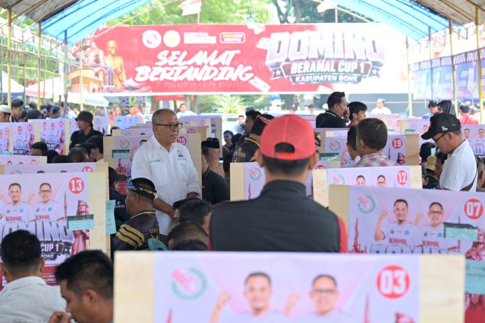FOTO: Ketua Pengurus Provinsi (Pengprov) Perkumpulan Olahraga Domino (PORDI), Ilham Arief Sirajuddin membuka turnamen BERAMAL Cup I. Turnamen ini Dipusatkan di lapangan merdeka kota Bone, Sabtu Minggu, 22-23 Agustus 2026.