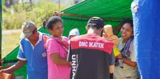 Layani 64 Warga dan 13 Anak, KKN-TB Unhas Perkuat Respons di Manggarai Timur FOTO: Tim Kuliah Kerja Nyata Tematik Tanggap Bencana (KKN-TB) Universitas Hasanuddin (Unhas) di Kabupaten Manggarai Timur. Sabtu (22/8).