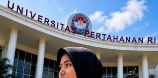 15 Jam Menjadi Kadet, Wafa Memilih Mundur: Ketika Hijab Menjadi Harga yang Harus Dibayar FOTO: Kolase Kader Wafa. (Sumber: Facebook)