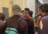 Gowa Memanas Ruangan Kerja Bupati Digedor Pria Berbaju Preman FOTO: Hasil tangkapan layar aksi sekelompok pria berbaju preman menggedor ruangan kerja Bupati Gowa. Senin (24/8/2026)