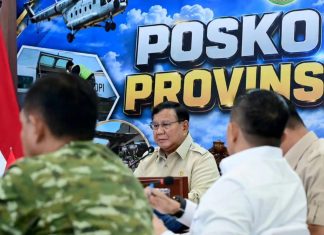 Presiden Pimpin Rapat Karhutla di Posko Aju Provinsi Riau FOTO: Presiden Prabowo Subianto memimpin rapat penanganan kebakaran hutan dan lahan (karhutla) di Posko Aju Provinsi Riau, Kota Pekanbaru pada Senin, 24 Agustus 2026. (Dok Seskab)