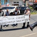 Unras di Kejari: Desak Periksa Pejabat Pemkot Proses Awal Dana Hibah KONI Makassar dan Ketua Cabor FOTO: Aliansi Pemuda Anti Korupsi (APAK) bersama Gerakan Revolusi Hukum (GRH) kembali mendatangi Kejaksaan Negeri Makassar pada Senin siang (24/8/2026). (Ist)