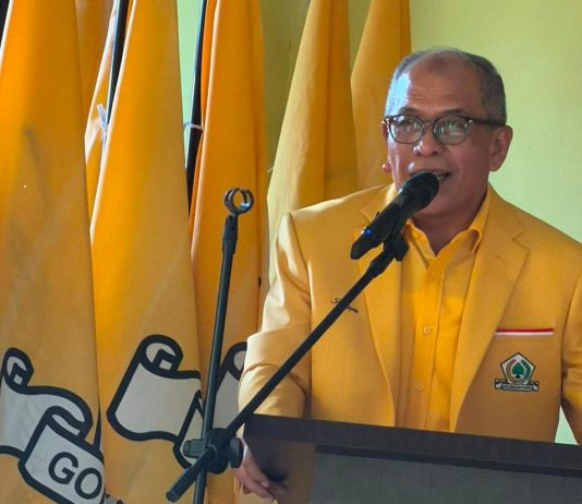 IAS Perintahkan RP dan Kadir Halid Urus Pimcam dan Pimlur Golkar Makassar FOTO: Ketua DPD I Golkar Sulsel, Ilham Arief Sirajuddin saat menghadiri konsolidasi di DPD II Golkar Makassar, Selasa (25/8/2026) . (Ist)