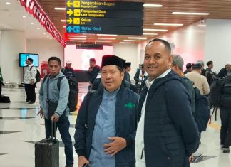 Rombongan Terakhir PCNU se-Sulsel Berangkat ke Muktamar NU, Dipimpin Rais Syuriyah PWNU Sulsel FOTO: Rombongan terakhir peserta Muktamar Nahdlatul Ulama (NU) dari Pengurus Cabang Nahdlatul Ulama (PCNU) se-Sulawesi Selatan bertolak menuju lokasi pelaksanaan Muktamar NU, Rabu (26/8/2026).