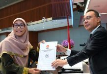 Sufmi Dasco RUU Perampasan Aset Paling Lambat Rampung 15 Desember 2026 FOTO: Wakil Ketua DPR RI, Sufmi Dasco Ahmad saat menerima salah anggota DPR RI Fraksi PKS dalam Rapat Paripurna DPR RI di Kompleks Parlemen, Senayan, Jakarta, Kamis, 27 Agustus 2026.