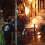 Binmas Tamamaung Gercep! Kebakaran Hebat di Pettarani Berhasil Dipadamkan Sebelum Meluas FOTO: Warga di sekitar Jalan A.P. Pettarani, Makassar, dibuat panik oleh kobaran api yang muncul pada Kamis malam sekitar pukul 21.15 WITA, tepat di samping Kantor Dinas Pendidikan Kota Makassar. Kamis malam (27/8/2026)