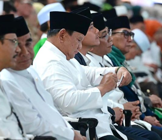 Hadiri Muktamar NU ke-35, Presiden Prabowo: Jangan Sekali-Kali Melupakan Jasa Ulama FOTO: Presiden Prabowo Subianto menghadiri Pembukaan Muktamar ke-35 Nahdlatul Ulama (NU) Tahun 2026 di Lapangan Untung Suropati Tambakberas, Jombang, Jawa Timur pada Kamis, 27 Agustus 2026. (Dok Seskab)