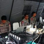 Danpas Pelopor Korbrimob Polri Pantau Langsung Pengamanan Aksi Unjuk Rasa di DPR RI FOTO: Kesiapsiagaan personel Pasukan Pelopor Korbrimob Polri terus diperkuat dalam mendukung pengamanan penyampaian pendapat di muka umum. Di tengah berlangsungnya aksi unjuk rasa sejumlah elemen masyarakat di kawasan Gedung DPR/MPR RI, Senayan, Jakarta, Kamis (27/8/2026). (Dok Humas Korps Brimob Polri)