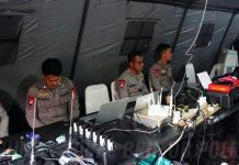 Danpas Pelopor Korbrimob Polri Pantau Langsung Pengamanan Aksi Unjuk Rasa di DPR RI FOTO: Kesiapsiagaan personel Pasukan Pelopor Korbrimob Polri terus diperkuat dalam mendukung pengamanan penyampaian pendapat di muka umum. Di tengah berlangsungnya aksi unjuk rasa sejumlah elemen masyarakat di kawasan Gedung DPR/MPR RI, Senayan, Jakarta, Kamis (27/8/2026). (Dok Humas Korps Brimob Polri)