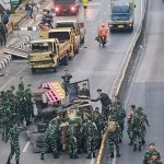 5 Unit Bangkai Truk Milik Ormas Dibakar Massa di Pejompongan Jakarta, Hercules Bantah Milik Anak Buahnya FOTO: Bangkai truk milik Ormas saat dipindahkan aparat usai dibakar massa di sekitar Pejompongan, Jakarta Pusat, saat terjadi kerusuhan. Kamis malam 27 Agustus 2026. (Dok via Facebook)