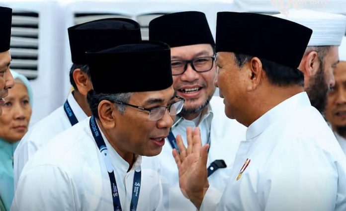 FOTO: Presiden Prabowo Subianto saat bersama Gus Yahya di acara penutupan Muktamar ke-35 Nahdlatul Ulama (NU) di Kabupaten Jombang, Jawa Timur, Senin (31/8/2026). (Dok Sumber: Kompas) FOTO: Presiden Prabowo Subianto saat bersama Gus Yahya di acara penutupan Muktamar ke-35 Nahdlatul Ulama (NU) di Kabupaten Jombang, Jawa Timur, Senin (31/8/2026). (Dok Sumber: Kompas)