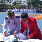Unhas Terlibat Menyusun Cetak Biru Pengembangan Kampus Politeknik Pelayaran Barombong FOTO: LPPM Unhas diwakili oleh Wakil Ketua Bidang Pengabdian Masyarakat Unhas, Prof. Ir. Muhammad Arsyad, SP., M.Si., Ph.D. dan Poltekpel Barombong oleh Direktur Capt. Sidrotul Muntaha, M.Si., M.Mar. saat penandatanganan Surat Perjanjian Kerja Sama (SPK) Penyusunan DED antara Lembaga Penelitian dan Pengabdian kepada Masyarakat (LPPM) dengan Politeknik Pelayaran Barombong.