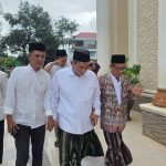 Dari Tompobulu ke Muktamar NU, Jalan Panjang Gurutta KH. Baharuddin Menjadi Anggota AHWA FOTO: Kiri Makmur Idrus, Sesepuh GP Ansor Sulawesi Selatan, Tengah Gurutta Dr. KH. Baharuddin.