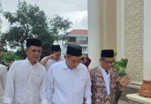 Dari Tompobulu ke Muktamar NU, Jalan Panjang Gurutta KH. Baharuddin Menjadi Anggota AHWA FOTO: Kiri Makmur Idrus, Sesepuh GP Ansor Sulawesi Selatan, Tengah Gurutta Dr. KH. Baharuddin.