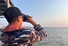 TNI AL Kerahkan 4 KRI dan 2 Helikopter Laksanakan Operasi SAR Pencarian KM Virgo Transport 8 FOTO: Prajurit TNI AL saat melakukan pencarian dari salah KRI pada Minggu 13 September 2026. (Dok Penerangan TNI AL)