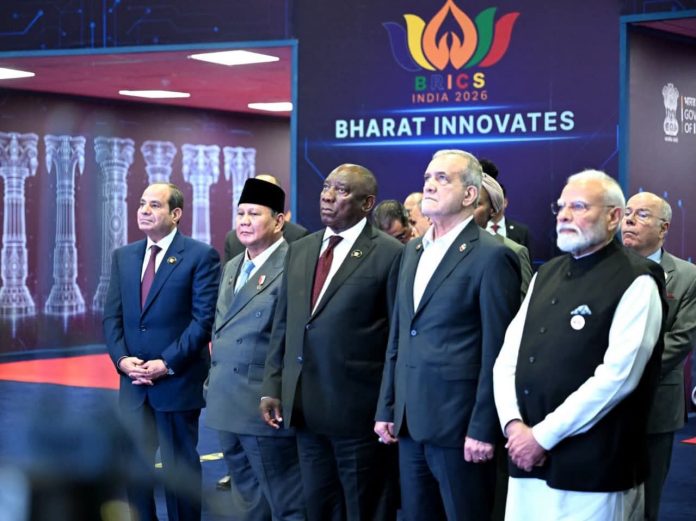 FOTO: Presiden RI Prabowo Subianto menghadiri sesi terbatas bertema “Inclusive Global Governance and Strengthening Multilateralism” pada Konferensi Tingkat Tinggi (KTT) BRICS 2026 di New Delhi, Republik India, Sabtu (12/09/2026). (Sumber: BPMI Setpres)