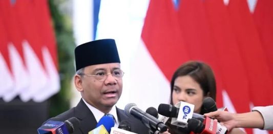 Dilantik sebagai Menkeu, Suahasil Pastikan APBN Sehat, Kredibel, dan Berdampak bagi Rakyat FOTO: Menteri Keuangan Suahasil Nazara saat memberikan keterangan pers usai dilantik Presiden Prabowo di Istana Negara, Jakarta, Senin (14/09/2026). (Sumber: BPMI Setpres)
