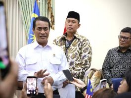 Dibongkar Mentan, Sejumlah Merk Beras Diduga Melakukan Penipuan, Kerugian Capai Rp 89 triliun FOTO: Menteri Pertanian (Mentan) Andi Amran Sulaiman saat diwawancarai awak media pada kesempatan lainnya. (Dok Kementan)