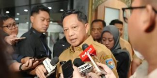 Mendagri Hadiri Rapat Bersama Komisi II DPR, Bahas Reforma Agraria FOTO: Menteri Dalam (Mendagri) Tito Karnavian usai menghadiri rapat di ruang Komisi II DPR RI, Kompleks Parlemen Senayan, Jakarta. Selasa (15/9/2026). (Dok Kemendagri)