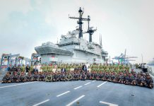 Spesifikasi Kapal Induk Ringan KRI Sriwijaya FOTO: Bersama Pimpinan TNI AL dan awak kapal ITS Giuseppe Garibaldi (KRI SRIWIJAYA) saat sandar di pelabuhan Tanjung Priok, Jakarta Utara. (Dok via Facebook)