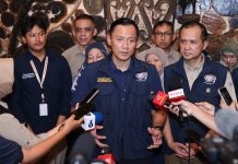 Menko AHY dan Menteri Transmigrasi Kunjungi Tim Ekspedisi Patriot di Jayapura FOTO: Menteri Koordinator (Menko) Bidang Infrastruktur dan Pembangunan Kewilayahan, Agus Harimurti Yudhoyono (AHY) saat memberikan keterangan pers nya saat berada di Jayapura Provinsi Papua. (Dok AHY)