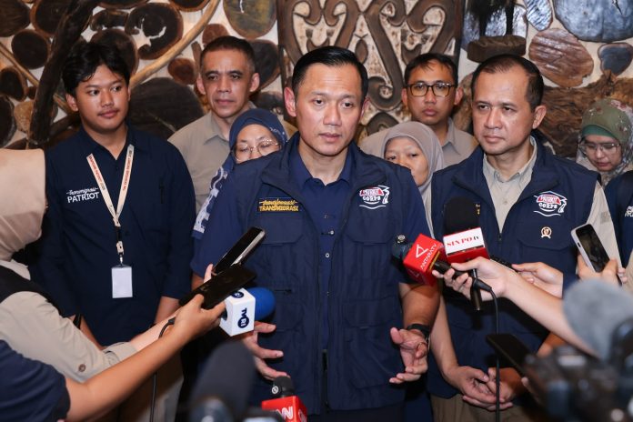 FOTO: Menteri Koordinator (Menko) Bidang Infrastruktur dan Pembangunan Kewilayahan, Agus Harimurti Yudhoyono (AHY) saat memberikan keterangan pers nya saat berada di Jayapura Provinsi Papua. (Dok AHY)