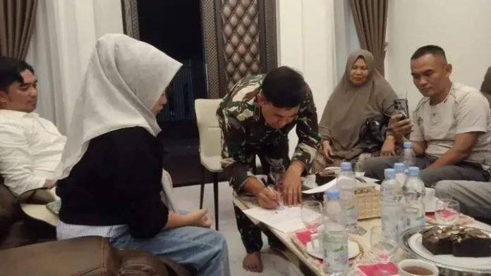 FOTO: Pihak Dandim 1419/Enrekang bersama pihak Kiki telah melakukan komunikasi, klarifikasi dan mencapai kesepakatan penyelesaian, Surat pernyataan tertulis tertanggal 20 September 2026. (Dok Kodim 1419/Enrekang) FOTO: Pihak Dandim 1419/Enrekang bersama pihak Kiki telah melakukan komunikasi, klarifikasi dan mencapai kesepakatan penyelesaian, Surat pernyataan tertulis tertanggal 20 September 2026. (Dok Kodim 1419/Enrekang)