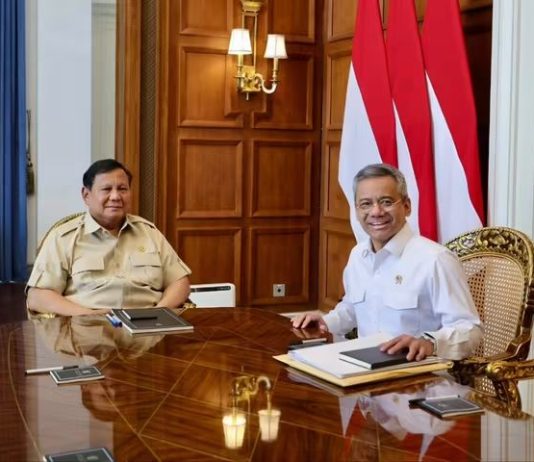 Hutang Obligasi BLBI Diselesaikan dalam 2 Tahun Pertama Pemerintahan Presiden Prabowo FOTO: Presiden Prabowo Subianto memanggil Menteri Keuangan Suahasil Nazara ke Istana Merdeka, Jakarta. Selasa, 22 September 2026. (Dok. Seskab)