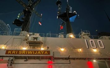 Kapal Induk ITS Giuseppe Garibaldi-551 Kini Bertuliskan KRI Sriwijaya Nomor Lambung 100 FOTO: Kapal Induk ITS Giuseppe Garibaldi-551 Kini Bertuliskan KRI Sriwijaya Nomor Lambung 100. (Sumber akun Facebook Widyanto Aburame)