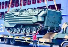 12 Unit Ranpur Amfibi AAV Milik TNI AL Tiba di Indonesia FOTO: Sebanyak 12 unit Ranpur Amfibi AAV tiba di Indonesia dan menjalani proses pembongkaran di Terminal Tanjung Priok, Jakarta Utara, Selasa (22/09/2026). (Dok. Dispen Kormar TNI Angkatan Laut Jakarta).