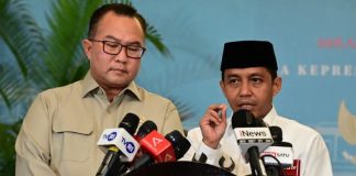 Presiden Prabowo Putuskan Bentuk BPGMN, Perkuat Pencegahan Karhutla dari Desa FOTO: Kepala Badan Riset dan Inovasi Nasional (BRIN) Arif Satria dan Menteri Kehutanan Raja Juli Antoni (Dok. Kemensetneg RI)