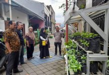 Kelurahan Bonto Makkio ini Kata Tokoh Pemuda Rappocini FOTO: Kelurahan Bonto Makkio, terus menerus membenahi lorong wisata di wilayahnya. Hal ini dilihat dari berapa kegiatan Kelompok Wanita Tani (KWT) Harapan Indah RT 8/RW 3. (ist)