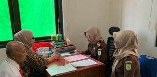Ketua dan Bendahara KONI Solo Dijebloskan ke Rutan: Korupsi Dana Hibah FOTO: Kejari Solo tahan dua tersangka kasus korupsi dana hibah KONI Solo, Senin (31/8/2026)(Dok. Kejari Solo)
