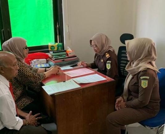 Ketua dan Bendahara KONI Solo Dijebloskan ke Rutan: Korupsi Dana Hibah FOTO: Kejari Solo tahan dua tersangka kasus korupsi dana hibah KONI Solo, Senin (31/8/2026)(Dok. Kejari Solo)