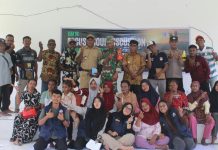 Urai Benang Kusut Rantai Ekonomi Kampung, Unhas sebagai Tim Ekspedisi Patriot 16 Fasilitasi Social Mapping di Fakfak Timur FOTO: Focus Group Discussion (FGD) Ke-2: Social Mapping Bertempat di Aula Koramil Kawasan Transmigrasi Weri–Saharey, Kabupaten Fakfak, Papua Barat, Rangkaian program pendampingan masyarakat oleh Tim Ekspedisi Patriot (TEP) 2026 Universitas Hasanuddin di bawah kepemimpinan Dr. Sawedi Muhammad, S.Sos., M.Sc., pada Kamis (3/9/2026).