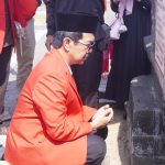 Ziarah Makam Sultan Hasanuddin, Rektor Unhas Dorong Penulisan Sejarah Lengkap Sang Pahlawan FOTO: Sebagai bagian dari rangkaian Dies Natalis ke-70 Universitas Hasanuddin (Unhas), jajaran pimpinan lingkup Unhas melakukan ziarah pada kompleks pemakaman keluarga Unhas dan ziarah ke makam Sultan Hasanuddin. Kegiatan ini berlangsung mulai pukul 07.00 Wita, Minggu (6/9/2026).
