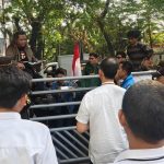 Pemadaman Listrik Bergilir Masih Berlanjut, FMP Geruduk PLN UID Sulselrabar FOTO: Kantor PT PLN (Persero) Unit Induk Distribusi Sulawesi Selatan, Sulawesi Tenggara, dan Sulawesi Barat (UID Sulselrabar) di Jalan Hertasning Kota Makassar kembali jadi sasaran unjuk rasa. Senin (7/9/2026).