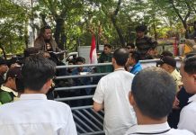 Pemadaman Listrik Bergilir Masih Berlanjut, FMP Geruduk PLN UID Sulselrabar FOTO: Kantor PT PLN (Persero) Unit Induk Distribusi Sulawesi Selatan, Sulawesi Tenggara, dan Sulawesi Barat (UID Sulselrabar) di Jalan Hertasning Kota Makassar kembali jadi sasaran unjuk rasa. Senin (7/9/2026).