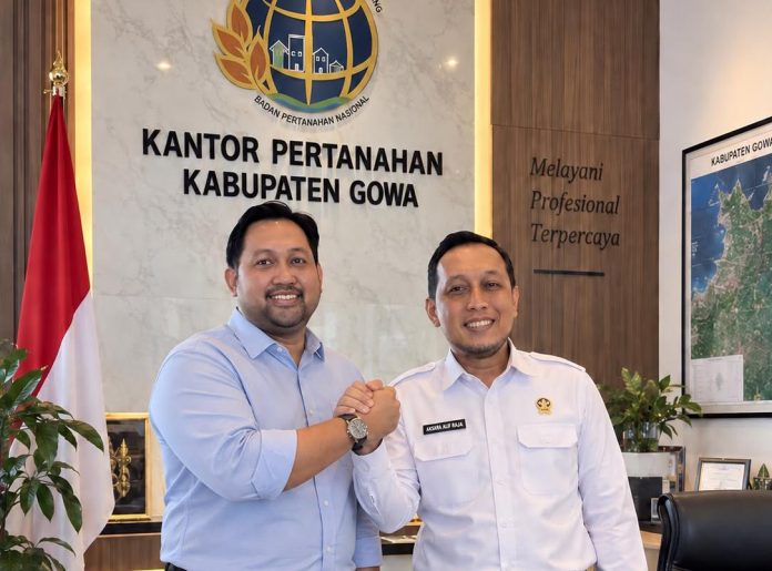 FOTO: Rezza Said bertemu Kepala Kantor Pertanahan Kabupaten Gowa, Aksara Alif Raja, S.E., S.H., M.Adm.SDA., QRMP., Kamis (10/9/2026).