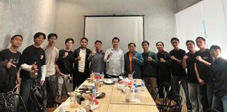 PW KAMMI Sulsel Desak Copot Dirut Pertamina Patra Niaga: Antrean BBM Jangan Jadi Beban Rakyat FOTO: Pengurus dan Anggota PW KAMMI Sulsel saat diterima manajemen PT Pertamina Patra Niaga.