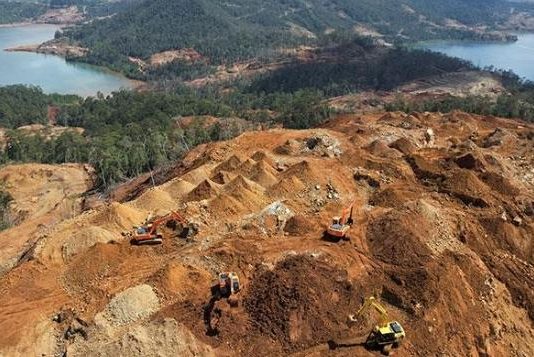 Konsorsium Pemuda Sultra Desak Kementerian ESDM Bekukan RKAB PT Tiran Mineral, Syahrial: Smelter Terhenti FOTO: Ilustrasi aktivitas tambang nikel di Provinsi Sulawesi Tenggara. (Dok via Google)