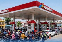 Kemarau Bergilir Padam, Antri Elpiji dan BBM FOTO: Ilustrasi antrean kendaraan saat mengisi BBM di salah satu SPBU di Kota Makassar. (Dok. Ist)