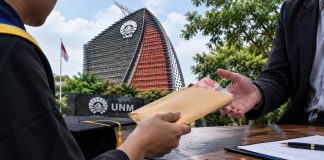 Saling Lempar Bola Panas Dugaan Pungli Uang Wisuda di FIP UNM Img 20260916 Wa0644