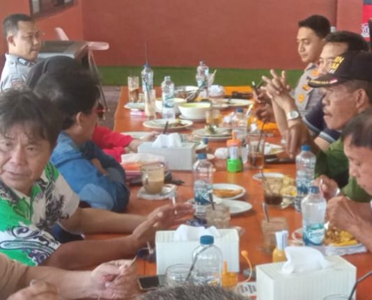 Purnawirawan Komsiko 9 Panakkukang Reuni bersama FKPM dan mitra Lamanya FOTO: Purnawirawan Komsiko 9 Panakkukang Reuni bersama FKPM dan mitra Lamanya.