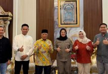 3 Fraksi di DPRD Temui Bupati, Pengamat: Konflik Politik di Gowa Telah Memasuki Fase Baru FOTO: Bupati Sitti Husniah Talenrang, Menerima anggota fraksi golkar DPRD Gowa, Jumat (18/9/2026) hari ini. (Ist)