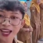 Sempat Viral: Pak Guru Berpenampilan Kemayu, Akhirnya Dipecat FOTO: Muhammad Yasin, Guru Seni Budaya di SDN 1 Ogutua di Kecamatan Dampal Utara, Kabupaten Tolitoli, Sulawesi Tengah. (Tangkap layar)