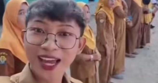 FOTO: Muhammad Yasin, Guru Seni Budaya di SDN 1 Ogutua di Kecamatan Dampal Utara, Kabupaten Tolitoli, Sulawesi Tengah. (Tangkap layar) FOTO: Muhammad Yasin, Guru Seni Budaya di SDN 1 Ogutua di Kecamatan Dampal Utara, Kabupaten Tolitoli, Sulawesi Tengah. (Tangkap layar)