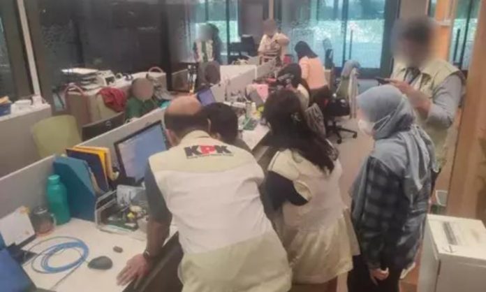 FOTO: Tim Penyidik KPK melakukan penggeledahan di kantor Summarecon, Jakarta Timur, Jumat (18/9/2026) (Beritasatu.com/Dok KPK) FOTO: Tim Penyidik KPK melakukan penggeledahan di kantor Summarecon, Jakarta Timur, Jumat (18/9/2026) (Beritasatu.com/Dok KPK)